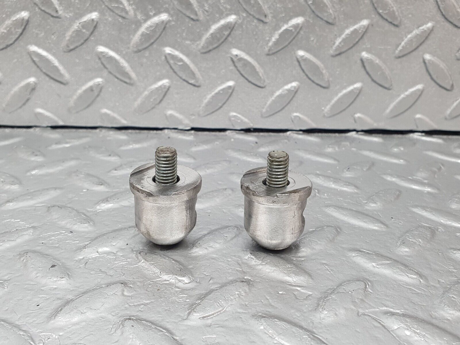 43574 Mercedes-Benz C126 380SEC Coupe Rear Seat Holder 2x