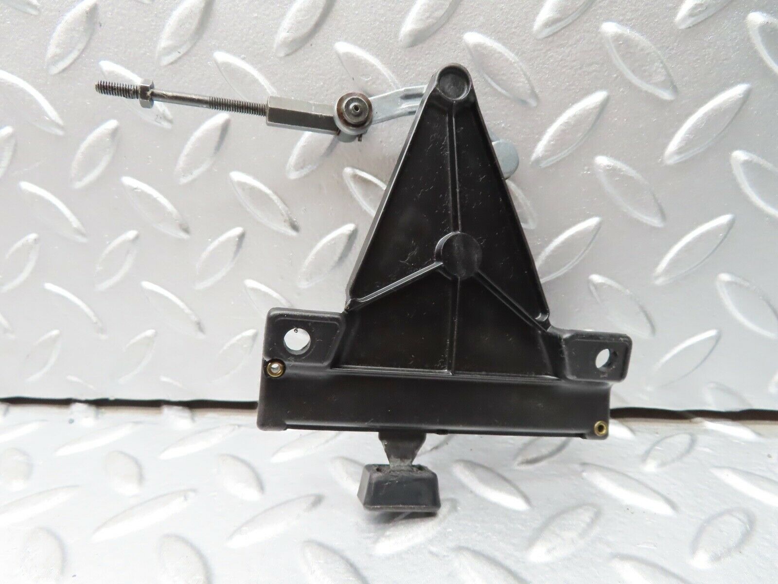 20591 Mercedes-Benz R107 450SL Air Vent Control Lever Centre