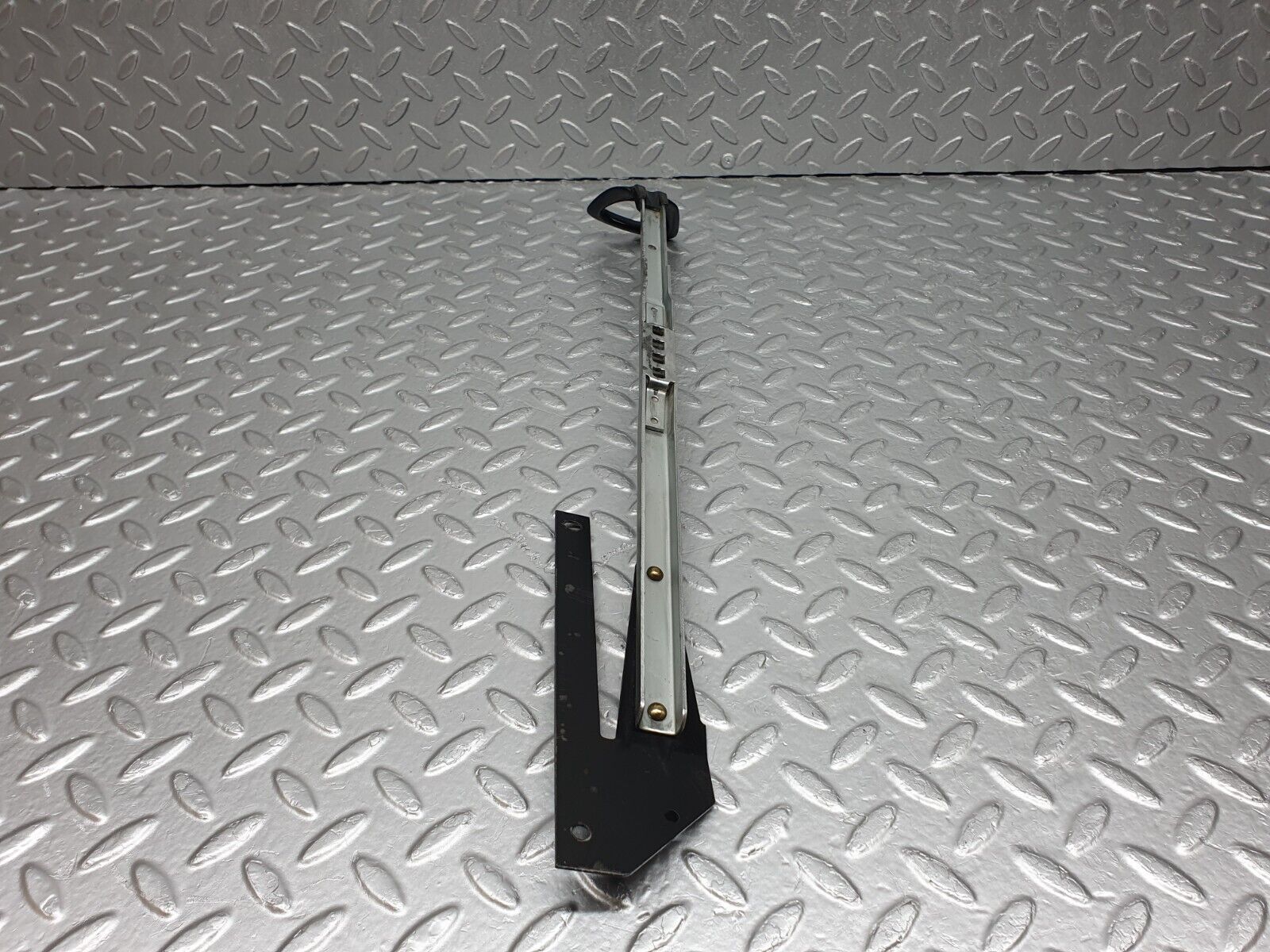 43096 Mercedes-Benz W108 280SE Front Left Seat Side Sliding Adjust Handle