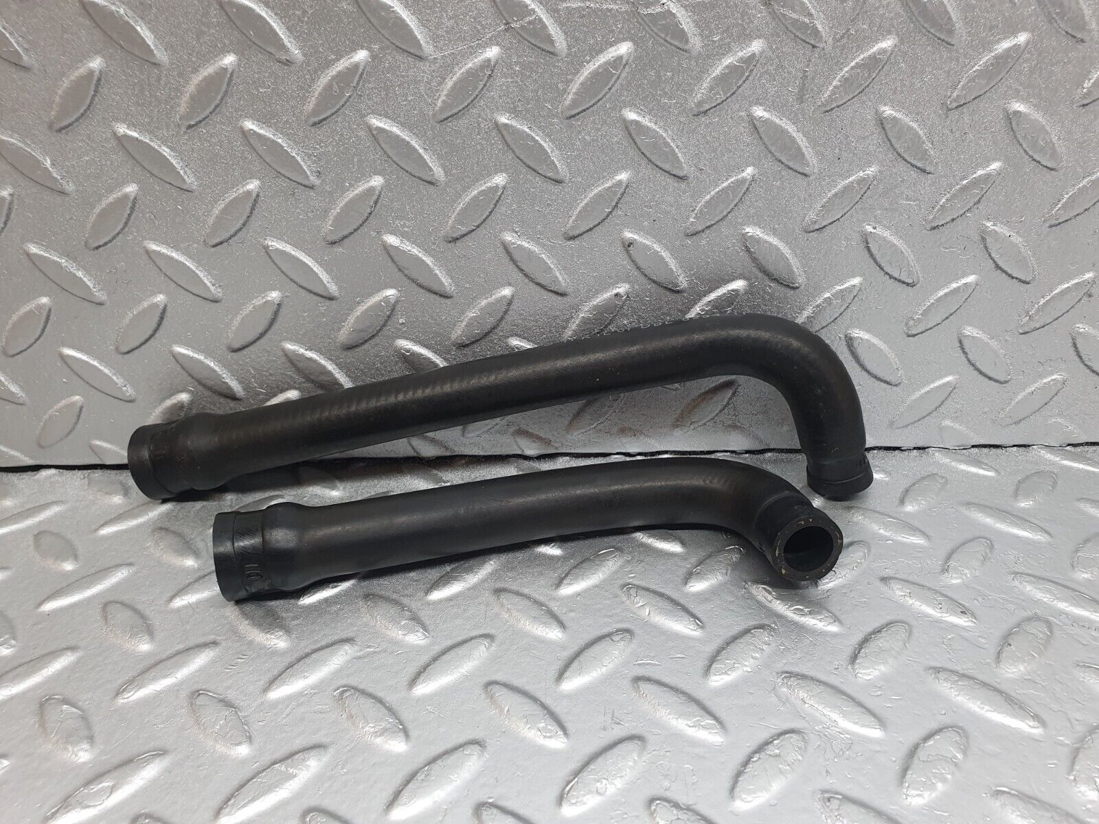 43683 Mercedes-Benz C126 380SEC Coupe Heater Hose Pipe 1268320294 1268320394