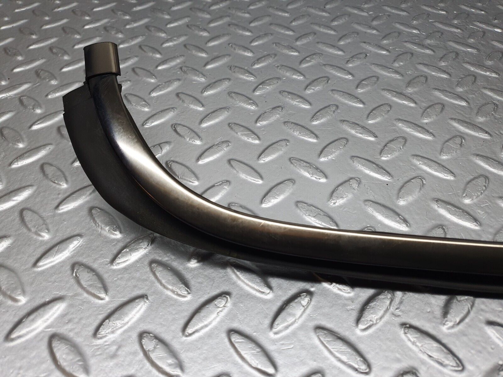 41932 Mercedes-Benz W202 C200 Rear Windscreen Frame 2026710236 2026710136