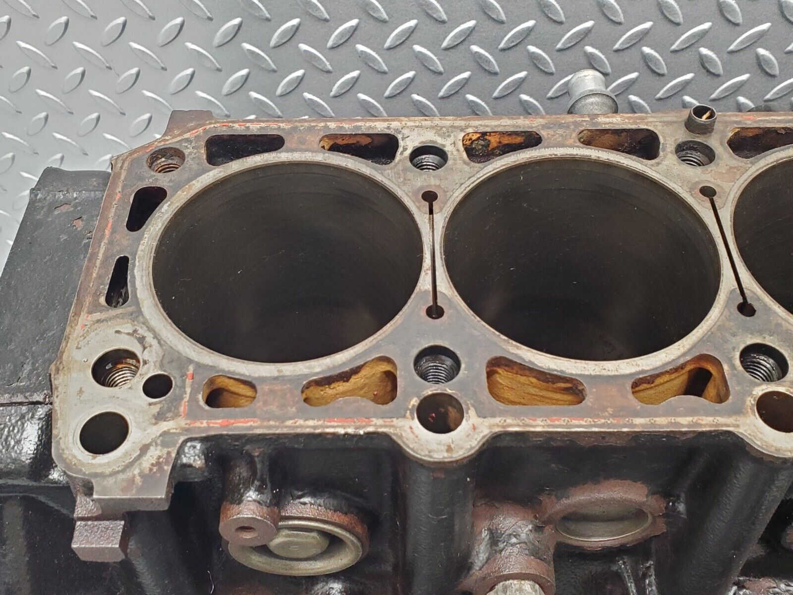 46315 Mercedes-Benz W124 280E Engine Block 104.942 1040111201