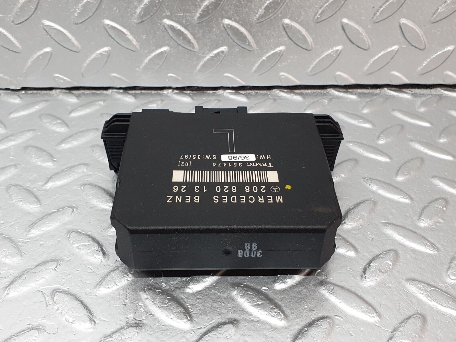 41747 Mercedes-Benz W202 C200 Door Control Unit Front Left 2088201326