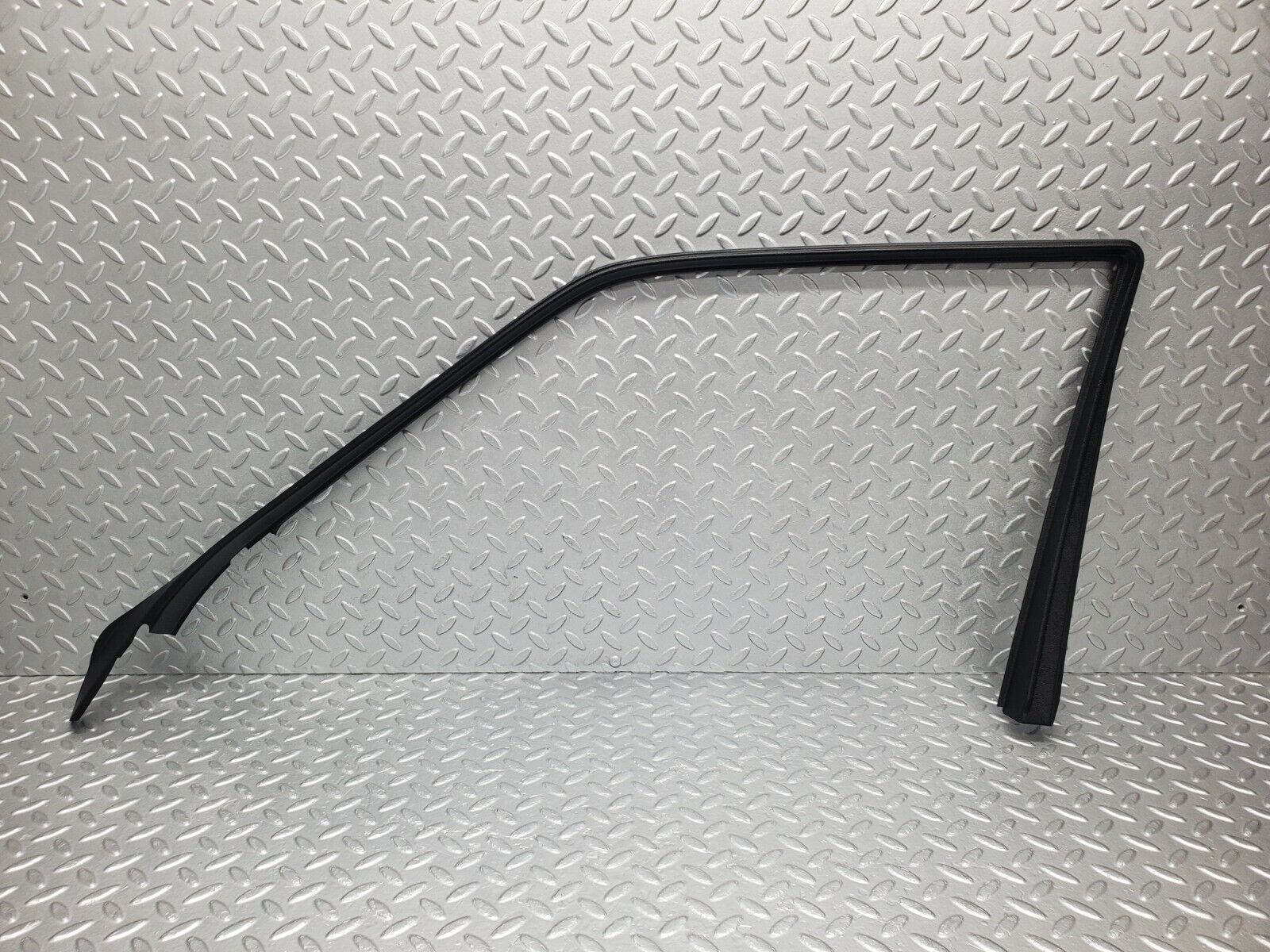 46250 Mercedes-Benz W124 280E Front Right Door Window Frame Trim 1247250271