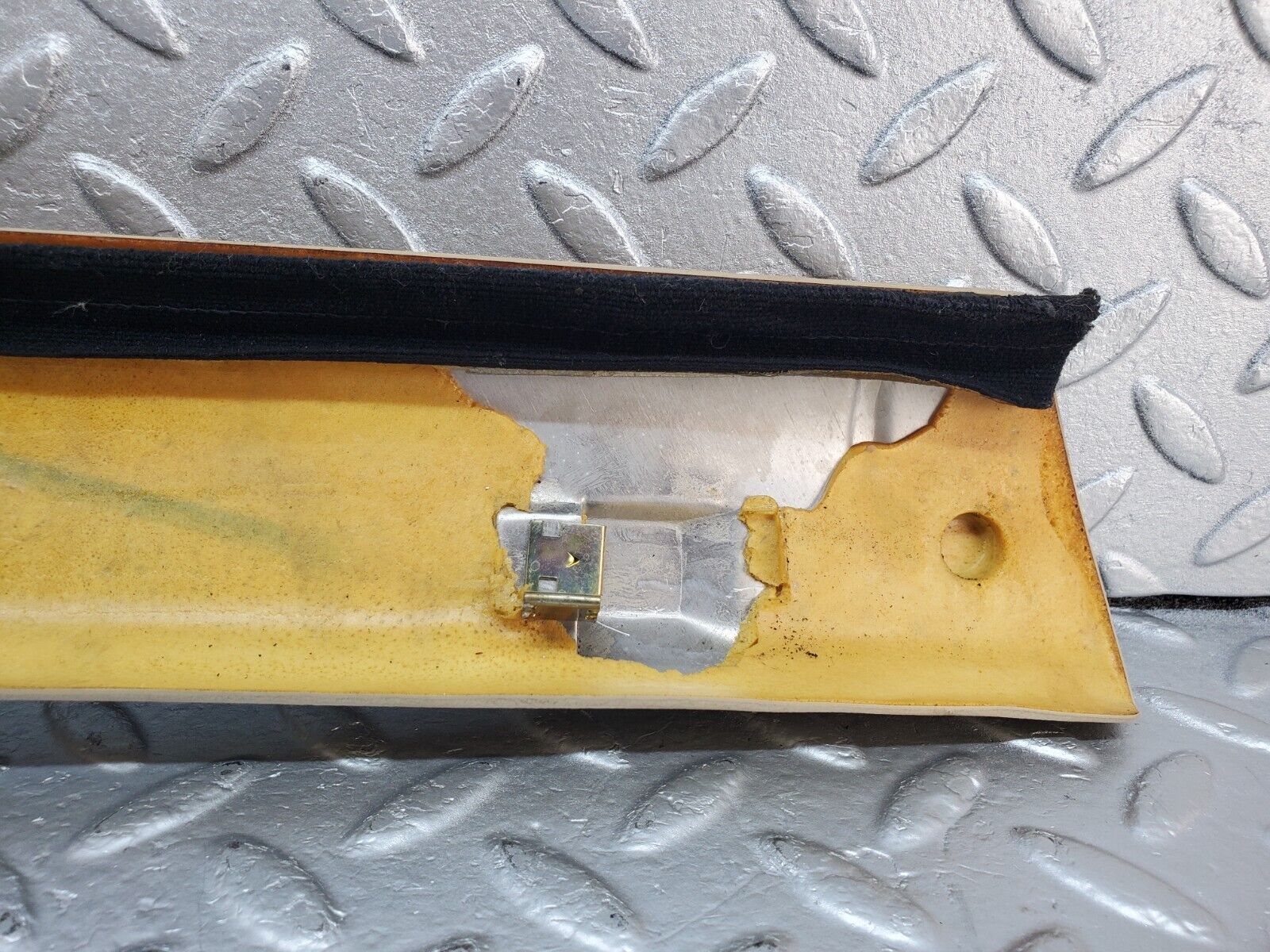 45564 Mercedes-Benz W126 420SE A Pillar Cover Trim Left Side Beige