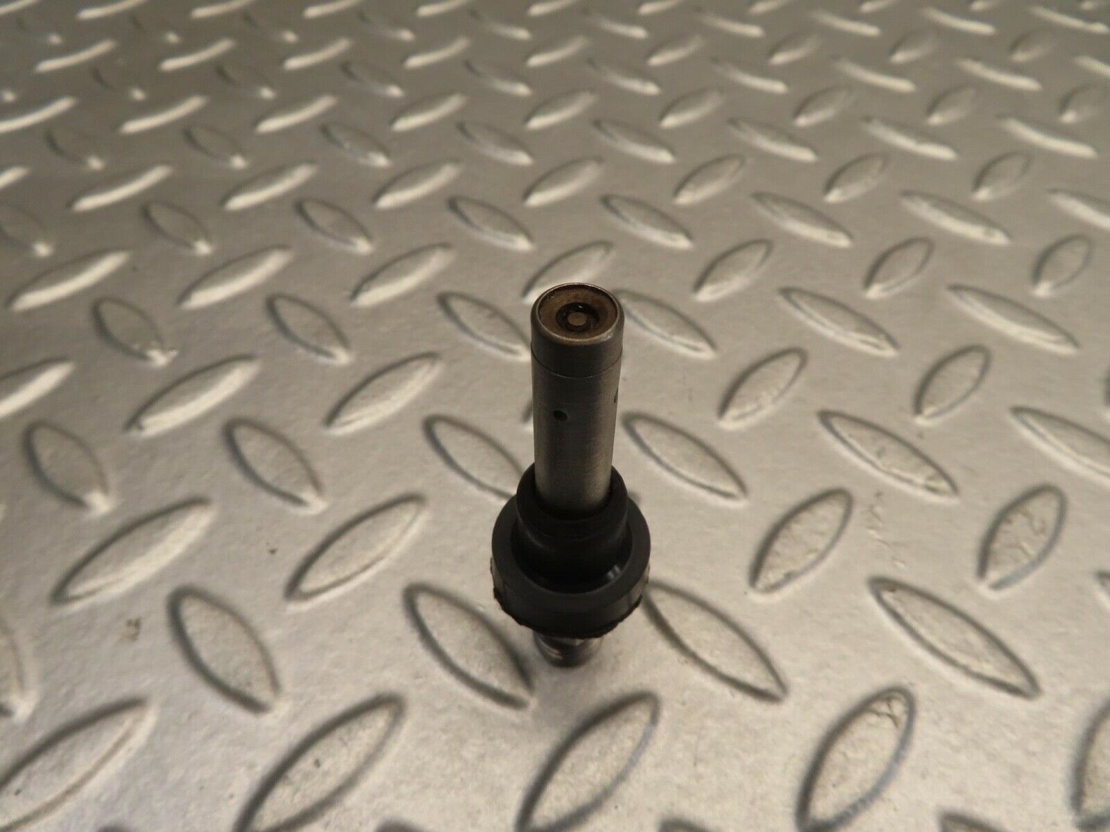 11730 Mercedes-Benz R107 450SL Fuel Injector Bosch