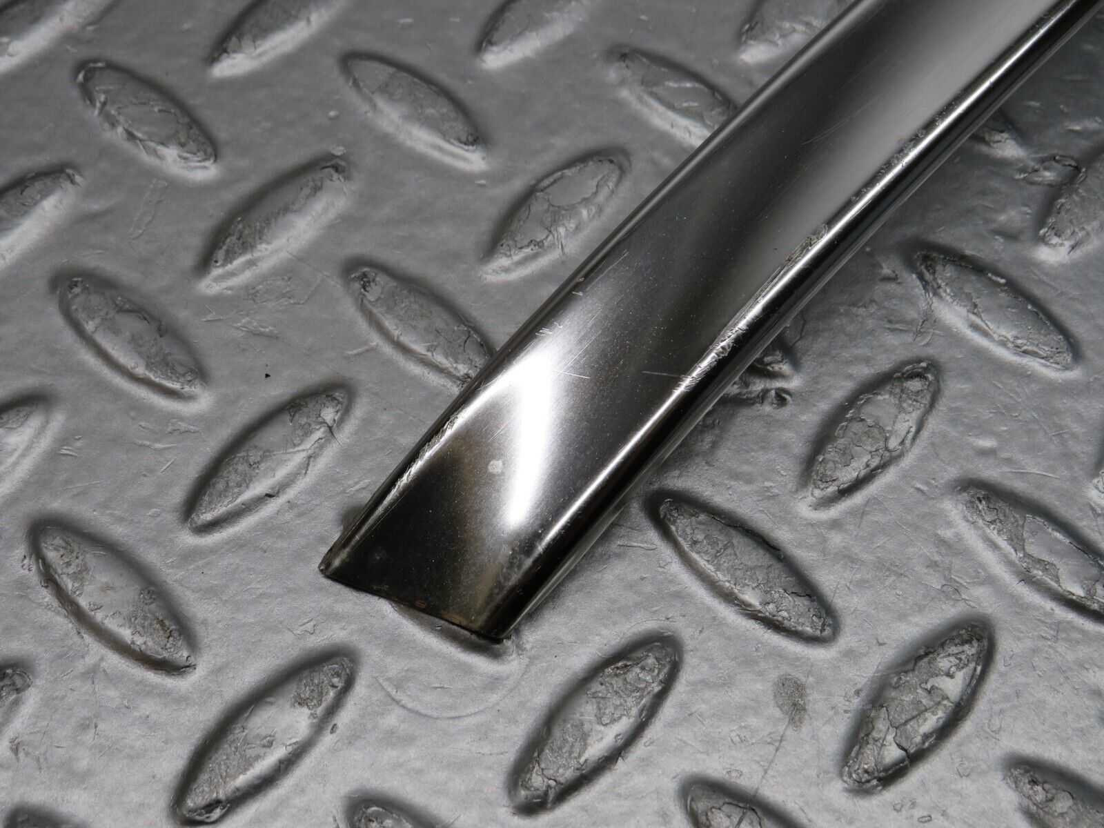 39854 Mercedes-Benz R107 350SL Hardtop Roof Chrome Left Side