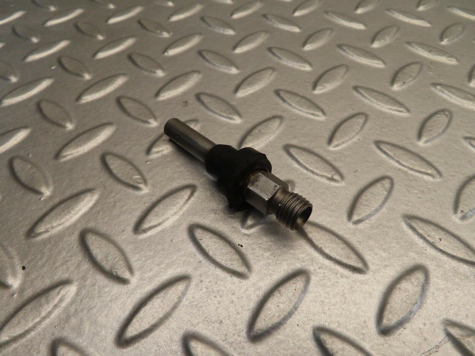 11735 Mercedes-Benz R107 450SL Fuel Injector Bosch