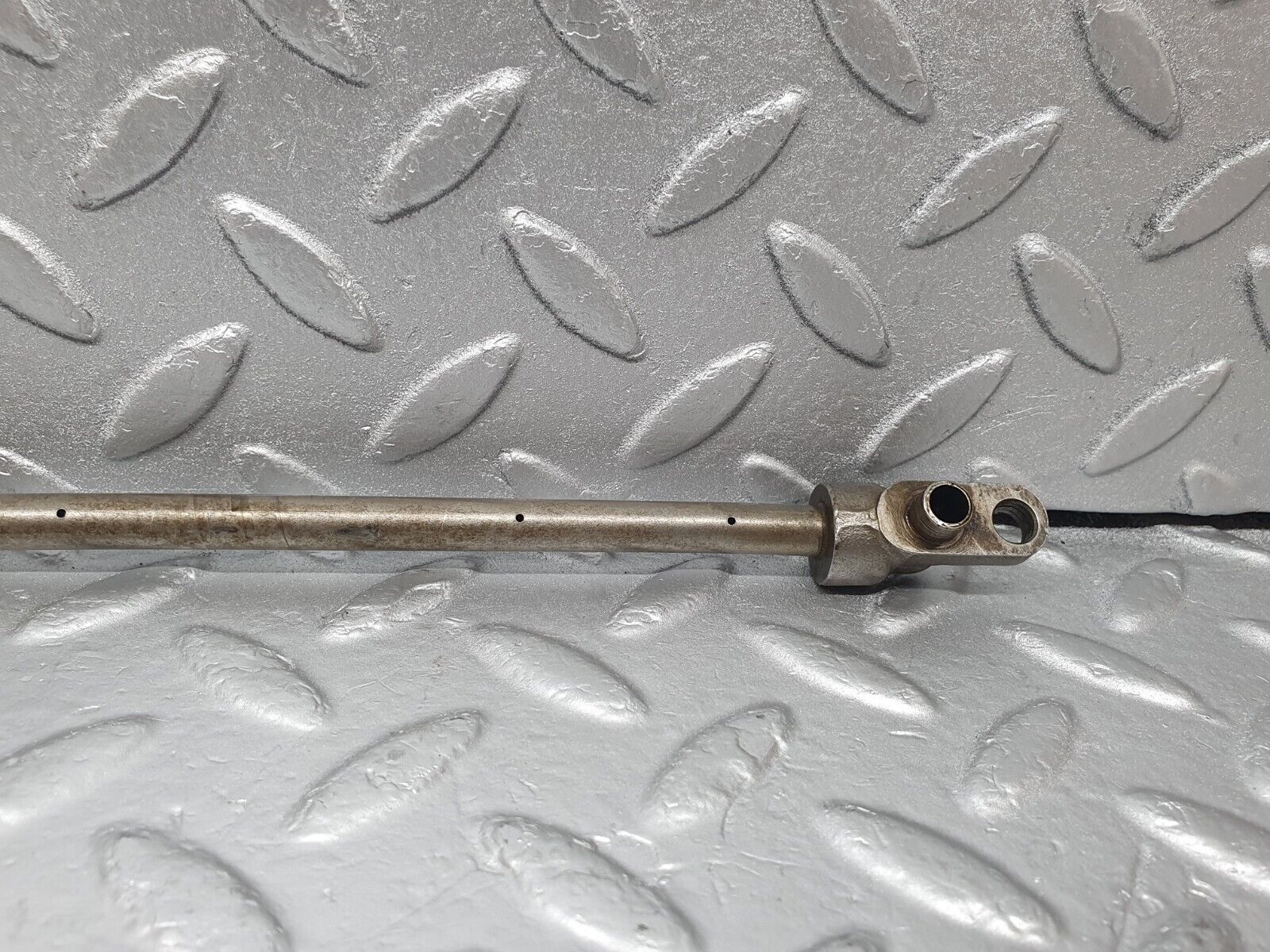 43420 Mercedes-Benz W108 280SE Camshaft Oil Tube