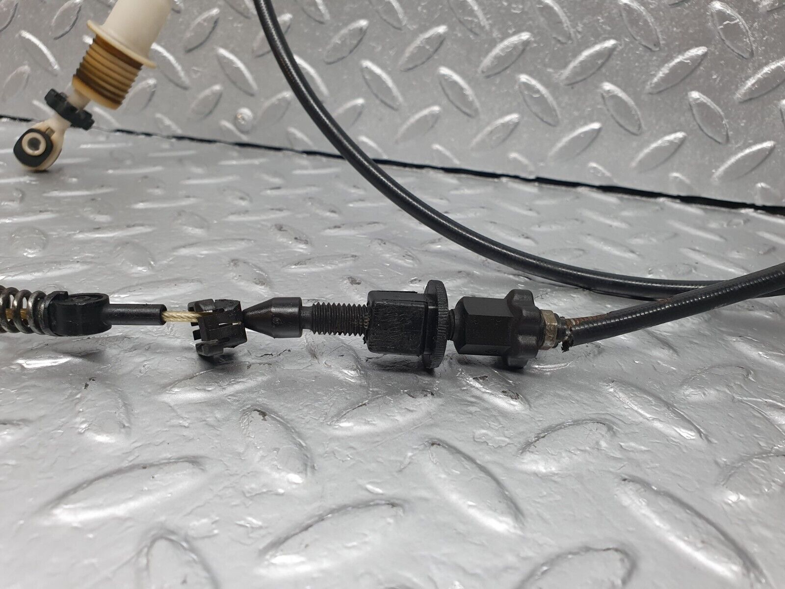 42368 Mercedes-Benz R129 320SL Coupe Accelerator Cable 1293002130 1243010197