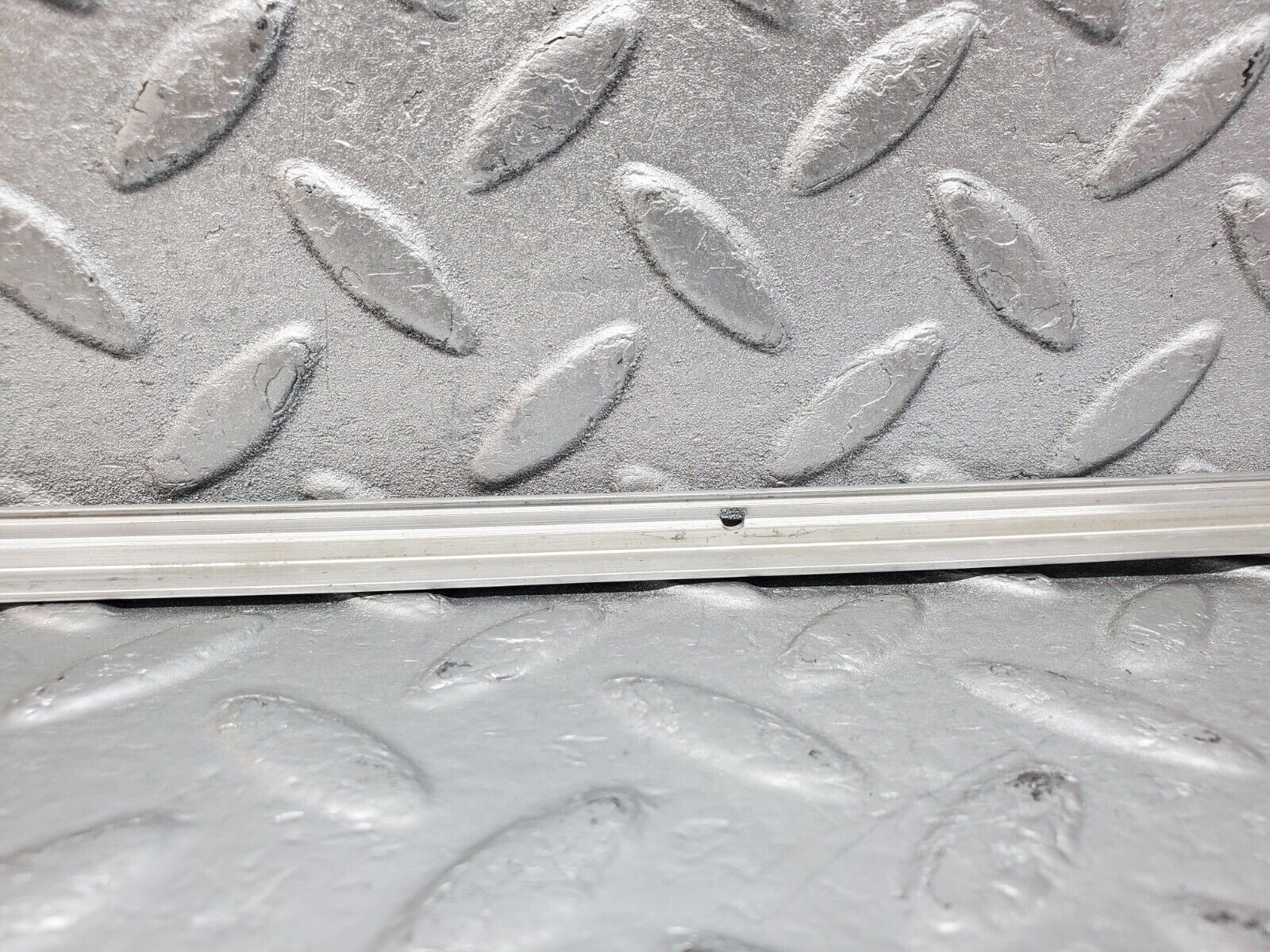 45982 Mercedes-Benz W126 420SE Sunroof Chrome Trim