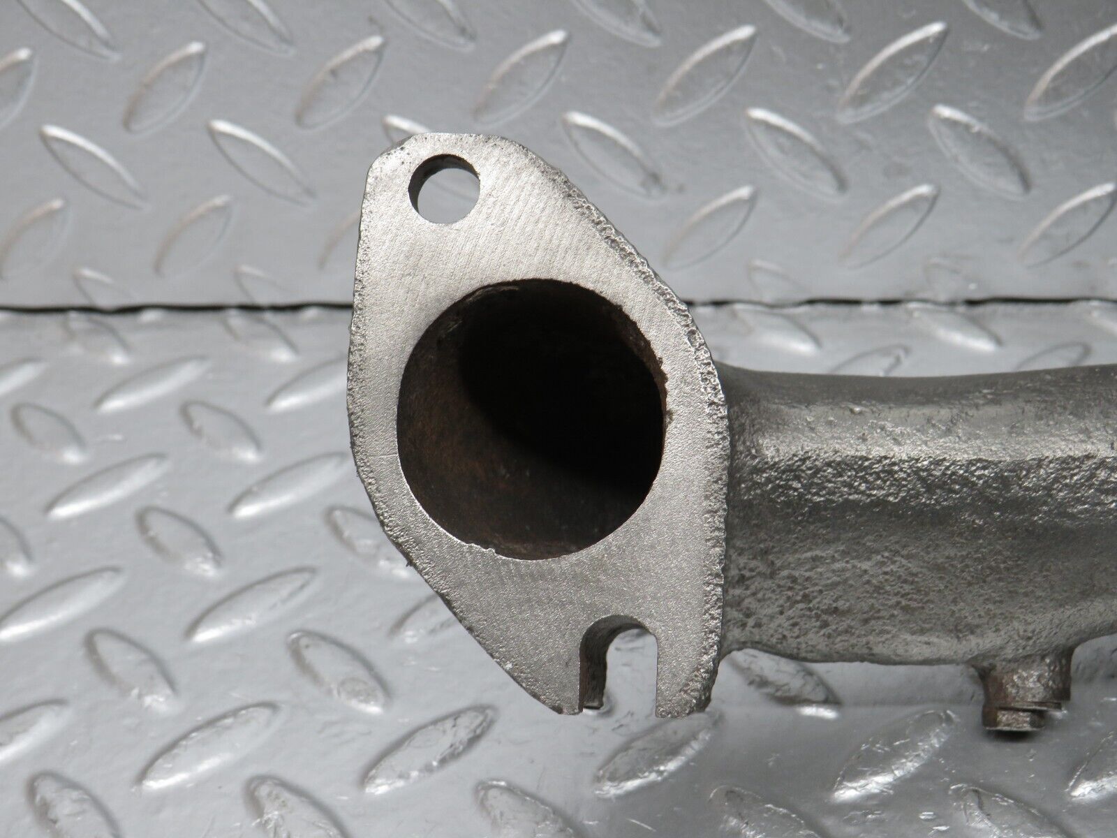 32962 Mercedes-Benz C107 R107 450 V8 Exhaust Manifold Right Side 1171420301