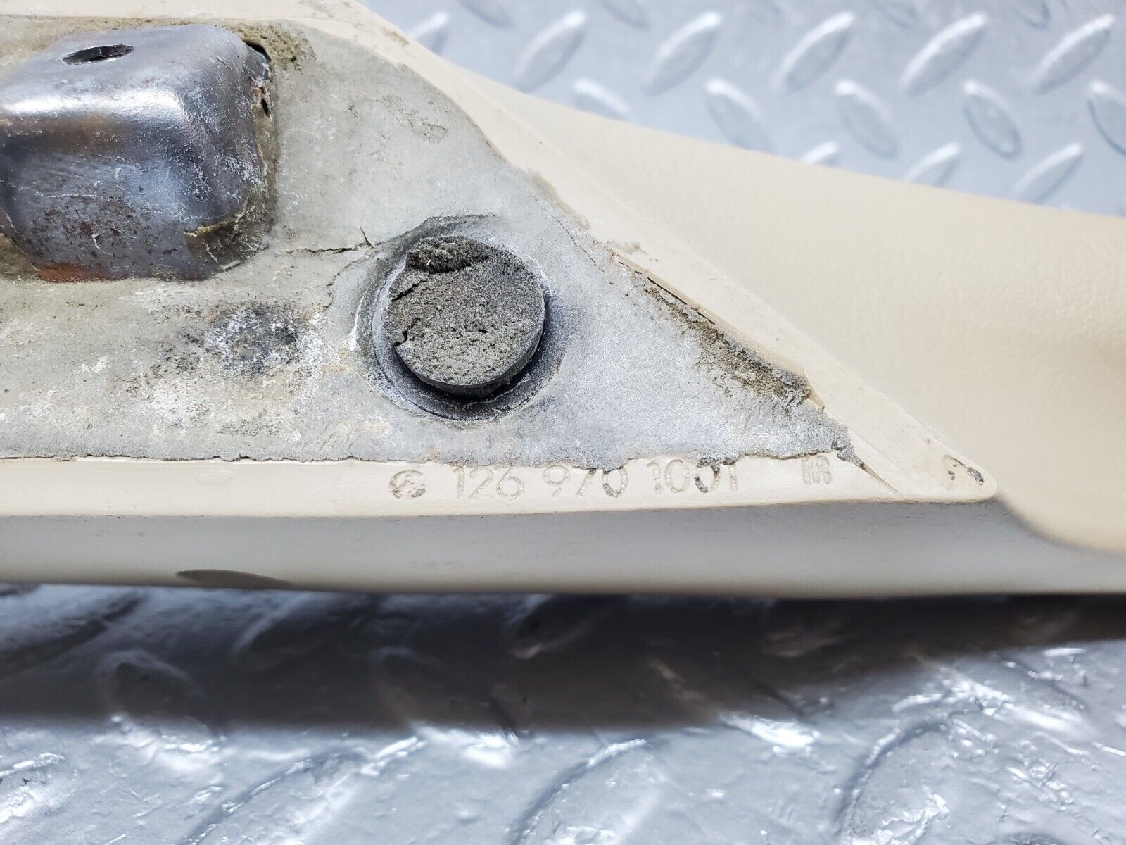 45615 Mercedes-Benz W126 420SE Front Right Interior Door Handle Beige 1269701001