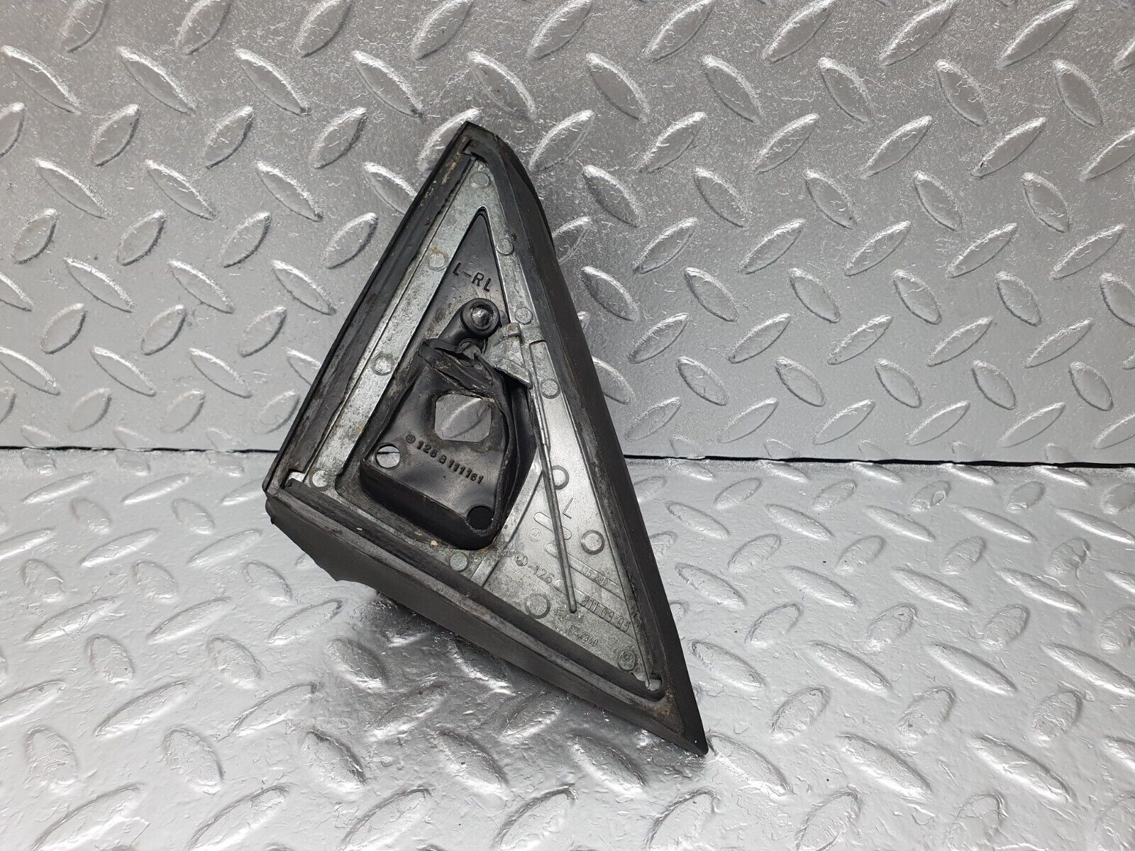 43696 Mercedes-Benz C126 380SEC Coupe Wing Mirror Rubber Seal Cover Left 1268110395 1268111161