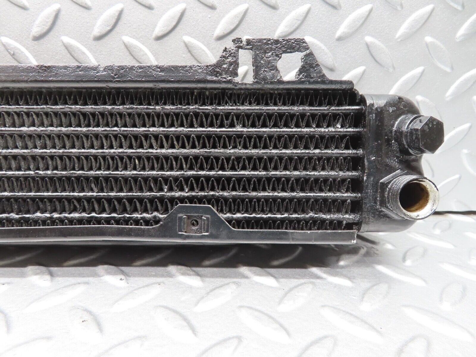 14497 Mercedes-Benz W116 350SE Oil Cooler Behr 1081800765