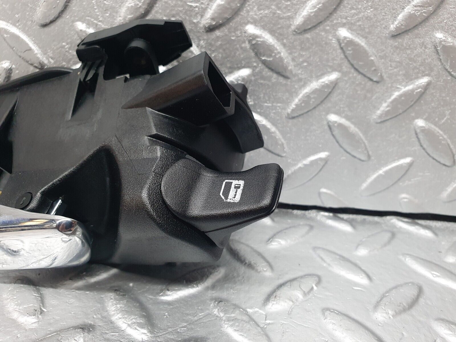 42477 Mercedes-Benz R129 320SL Coupe Left Door Interior Handle