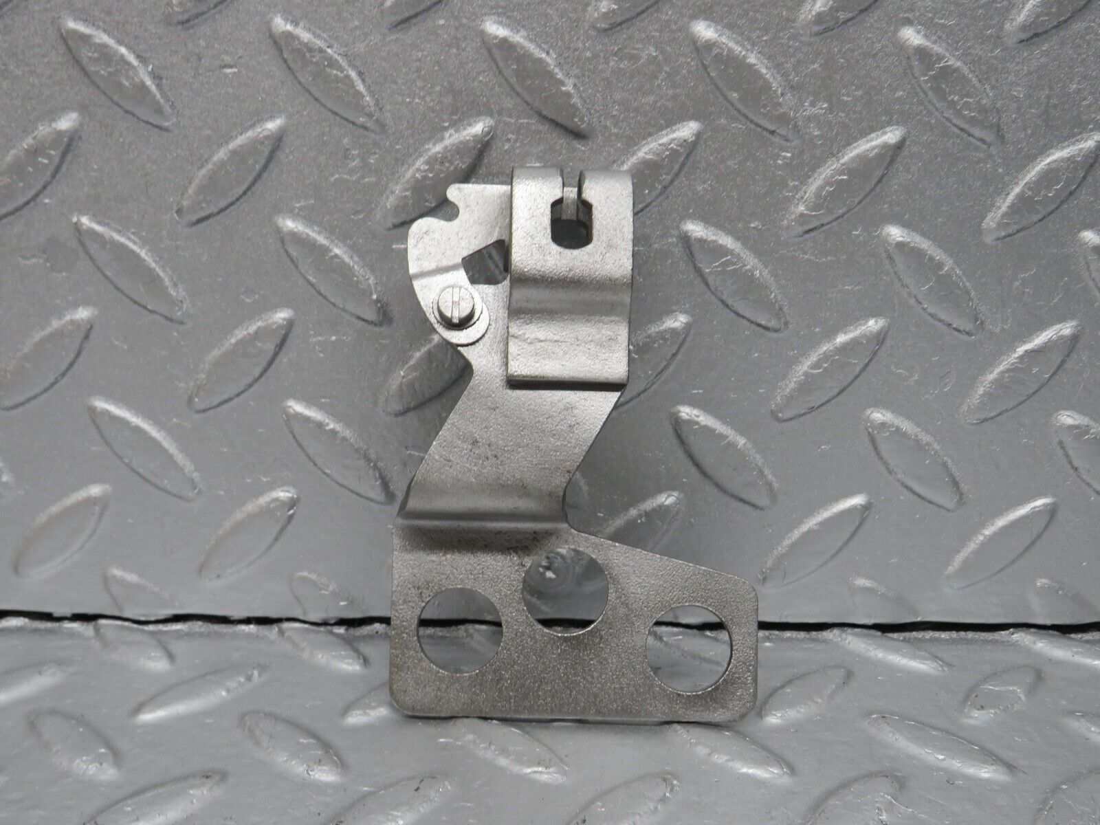 40167 Mercedes-Benz R107 350SL Automatic Gearbox Linkage Bracket