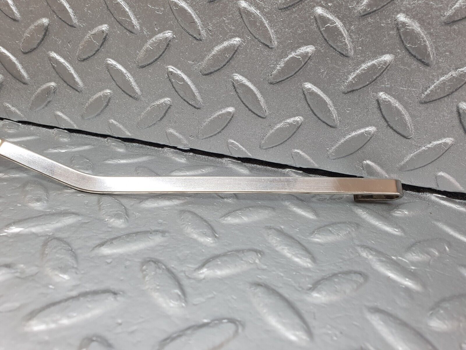 43210 Mercedes-Benz W108 280SE Windscreen Wiper Arm Left Side