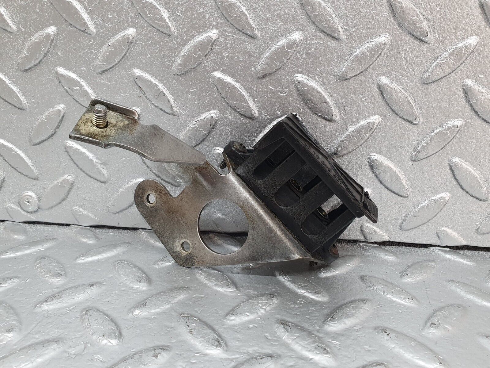 44135 Mercedes-Benz C123 230CE Coupe Cable Wire Connector 1235400369