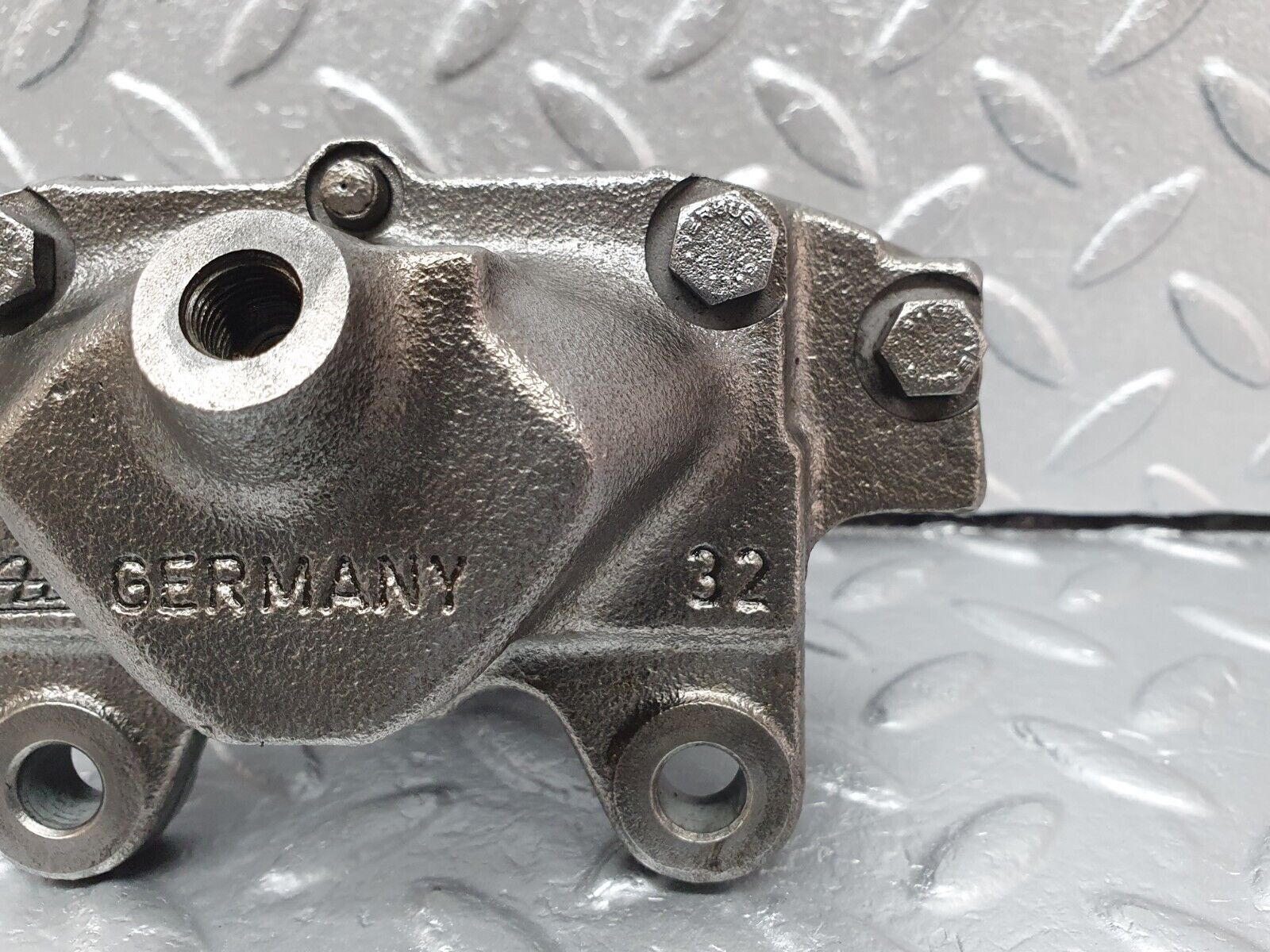 42113 Mercedes-Benz W202 C200 Rear Right Brake Caliper ATE 32