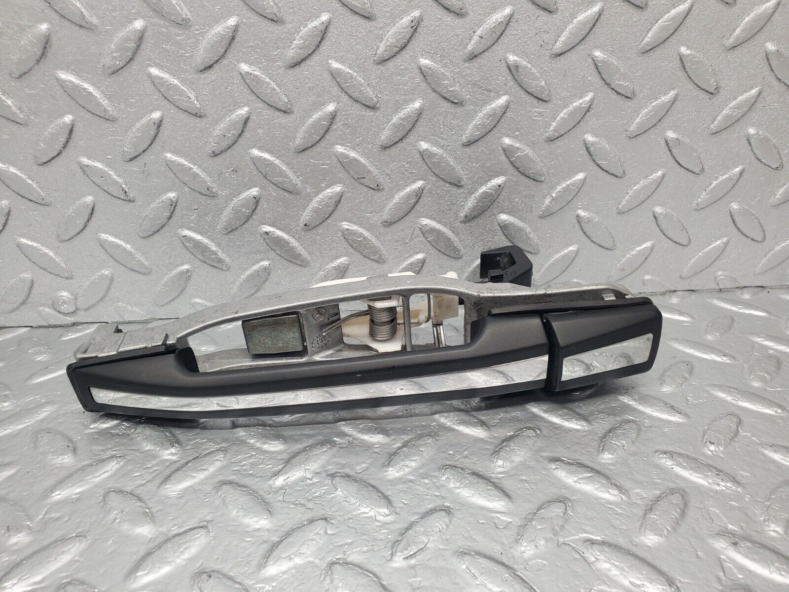 46142 Mercedes-Benz W124 Rear Right Exterior Door Handle