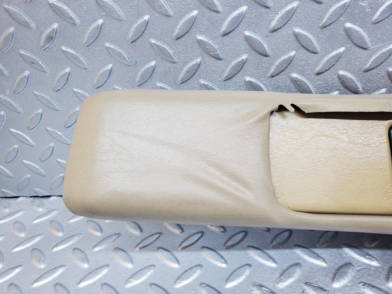 45766 Mercedes-Benz W126 420SE B Pillar Cover Left Side Beige 1246920122