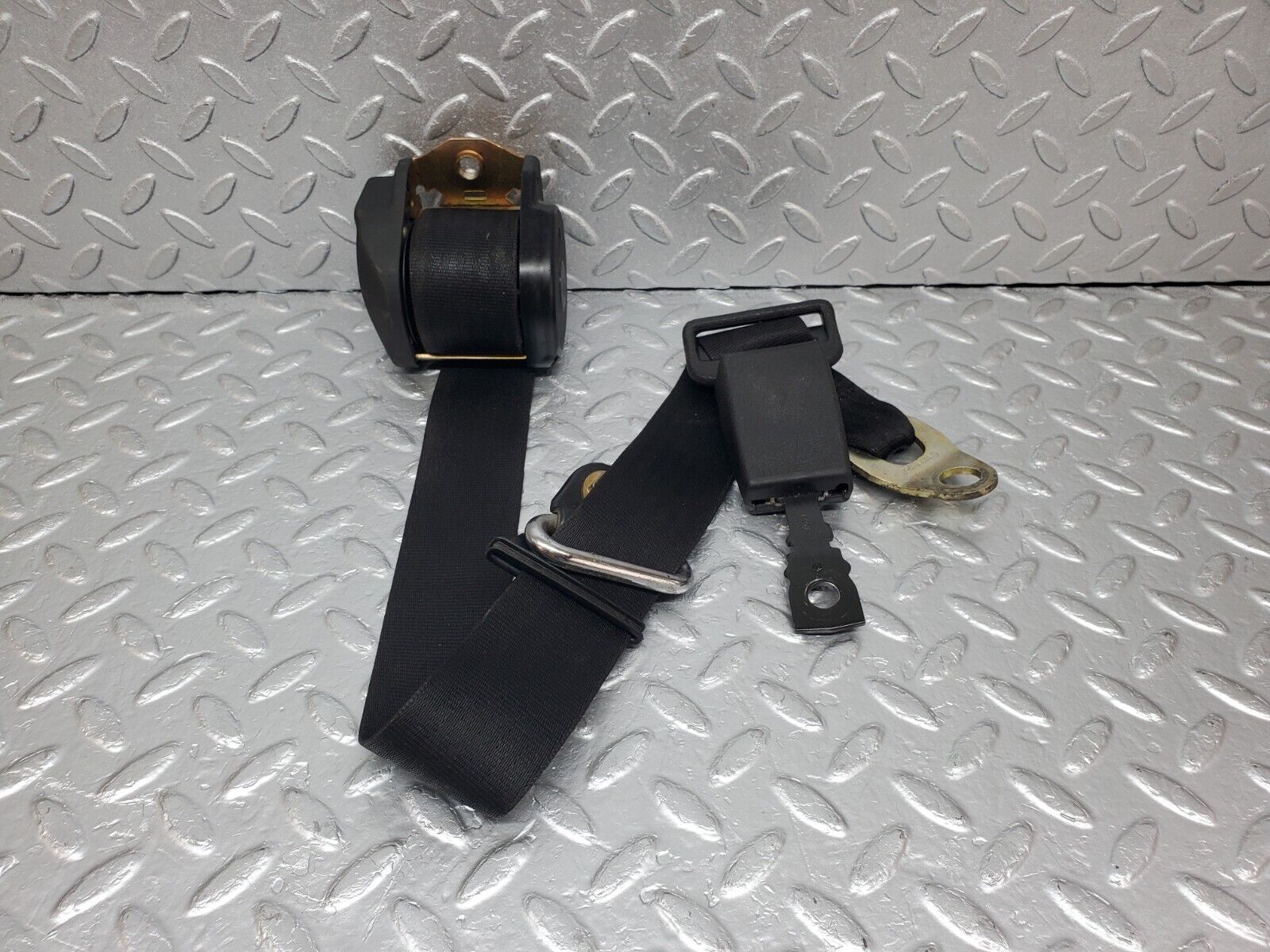 44519 Mercedes-Benz W123 280E Front Right Seat Belt With Buckle 1238602686 1268605069