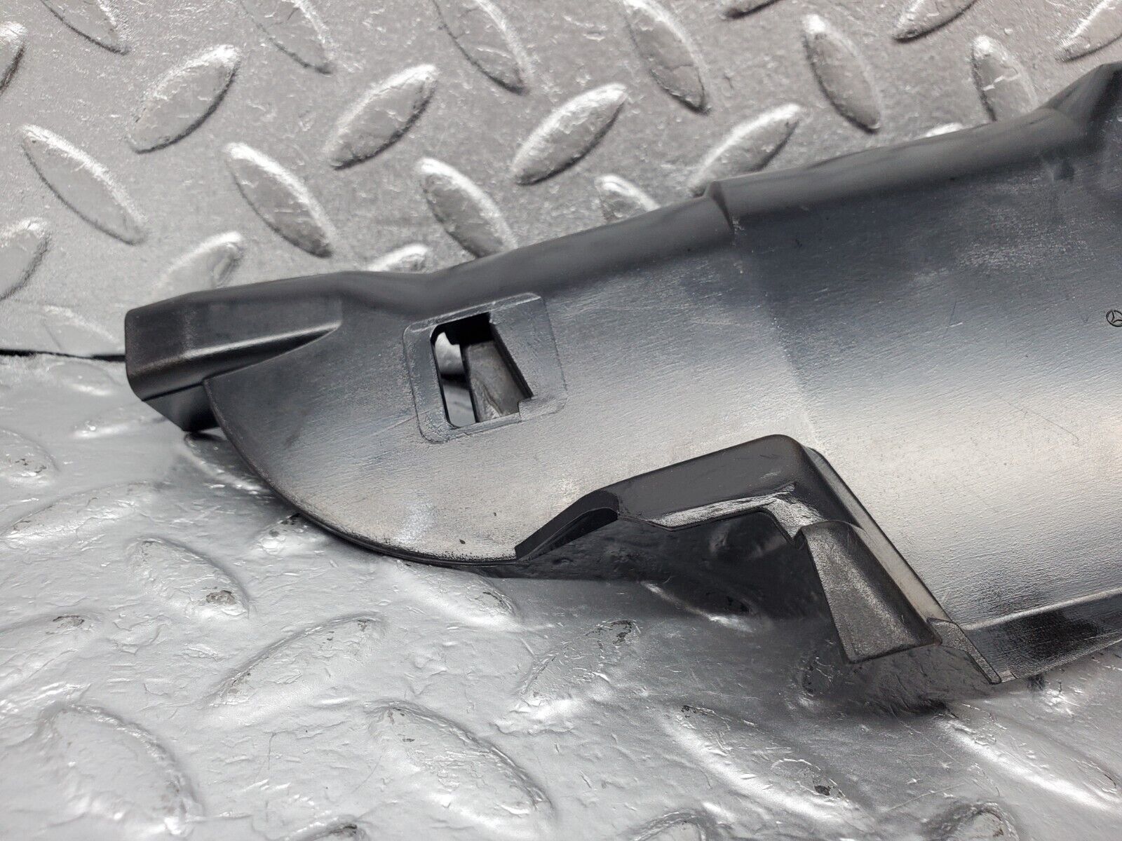 45611 Mercedes-Benz W126 420SE Front Right Door Lock Inner Cover 1267230408