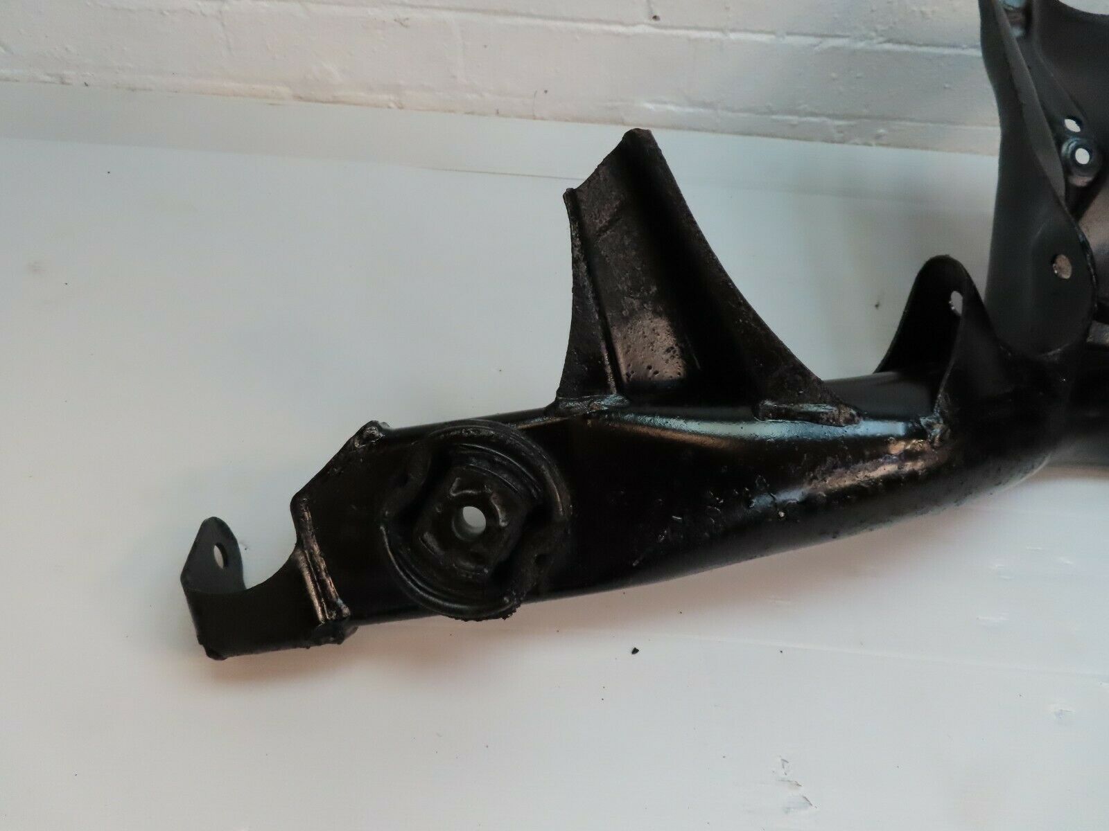 5508 Mercedes-Benz R107 350SL Rear Subframe Axle Carrier