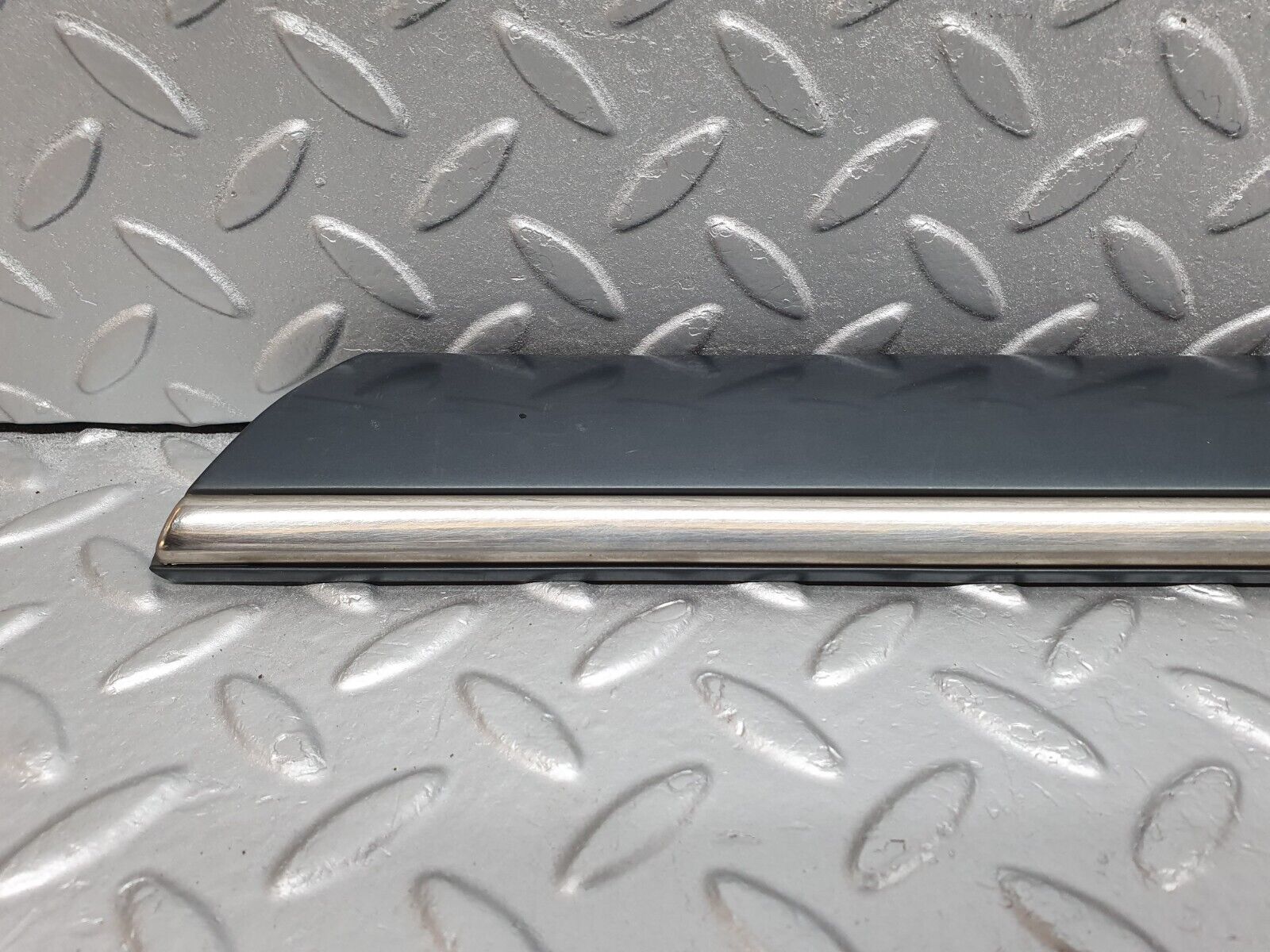 41807 Mercedes-Benz W202 C200 Rear Left Door Centre Moulding Trim 2026909762