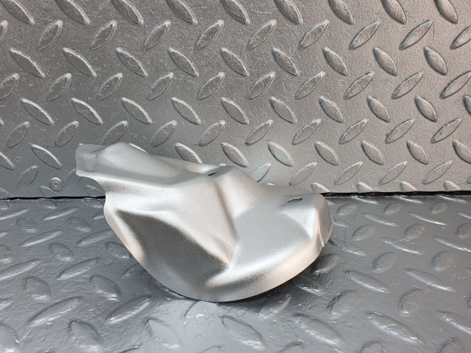 41887 Mercedes-Benz W202 C200 Engine Mount Bracket Heat Shield