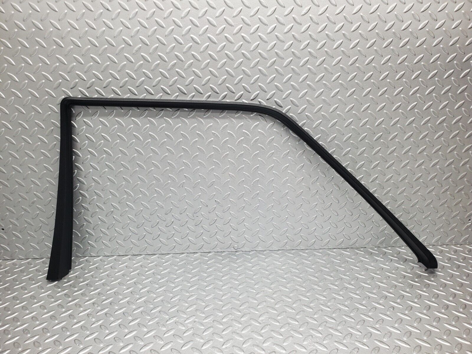 46252 Mercedes-Benz W124 280E Rear Right Door Window Frame Trim 1247350271