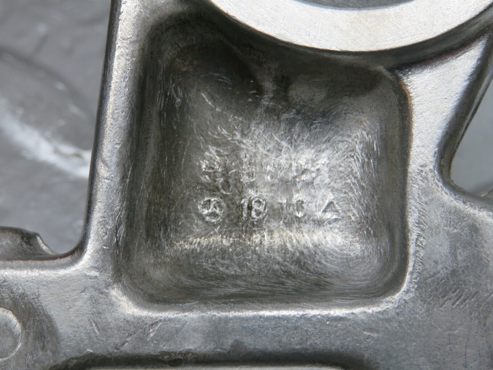 32993 Mercedes-Benz C107 R107 350 V8 Camshaft Tower Bearing 1160511810