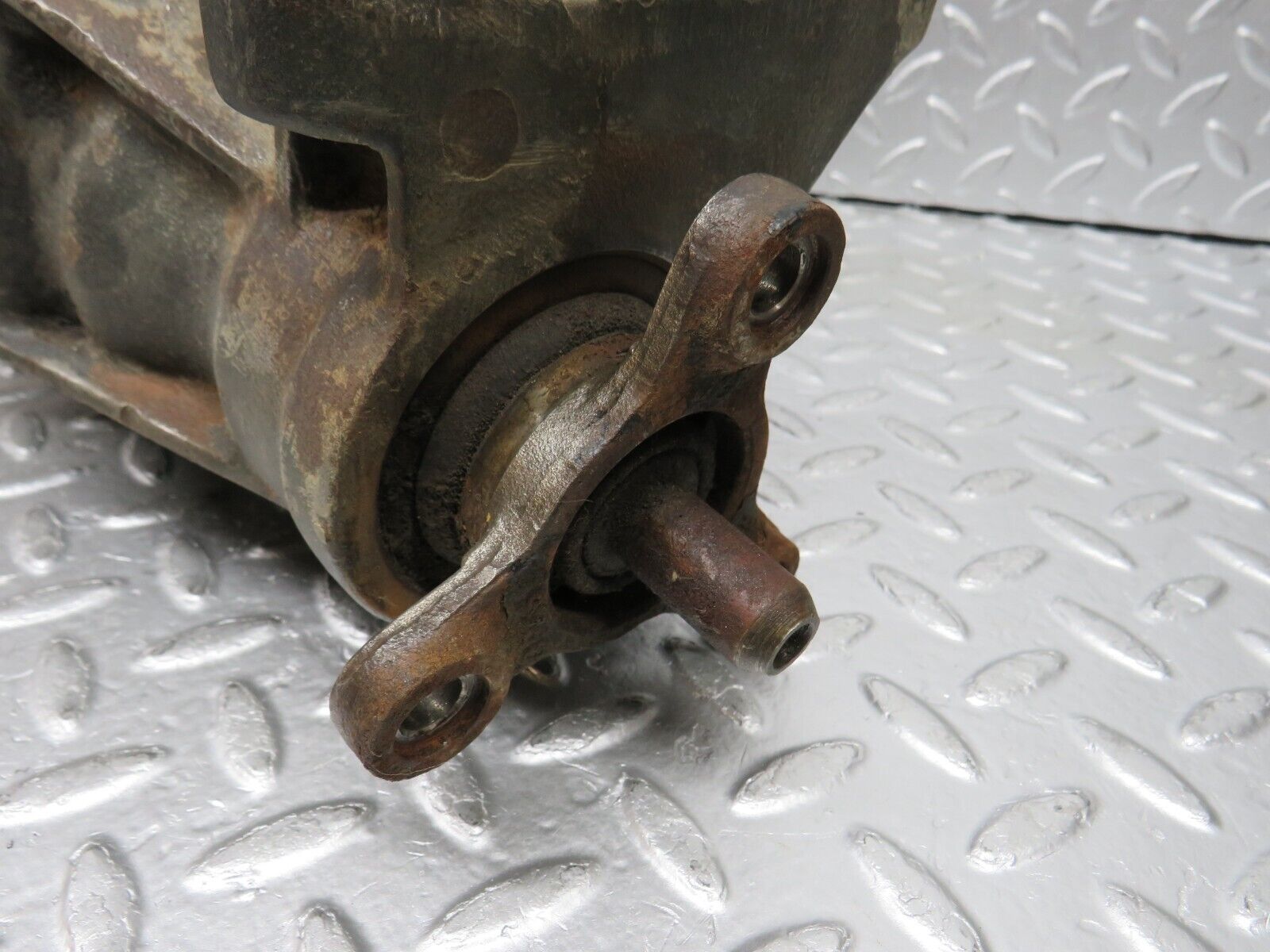 33021 Mercedes-Benz C107 R107 350 V8 Rear Differential Ratio 3.46 1163510401