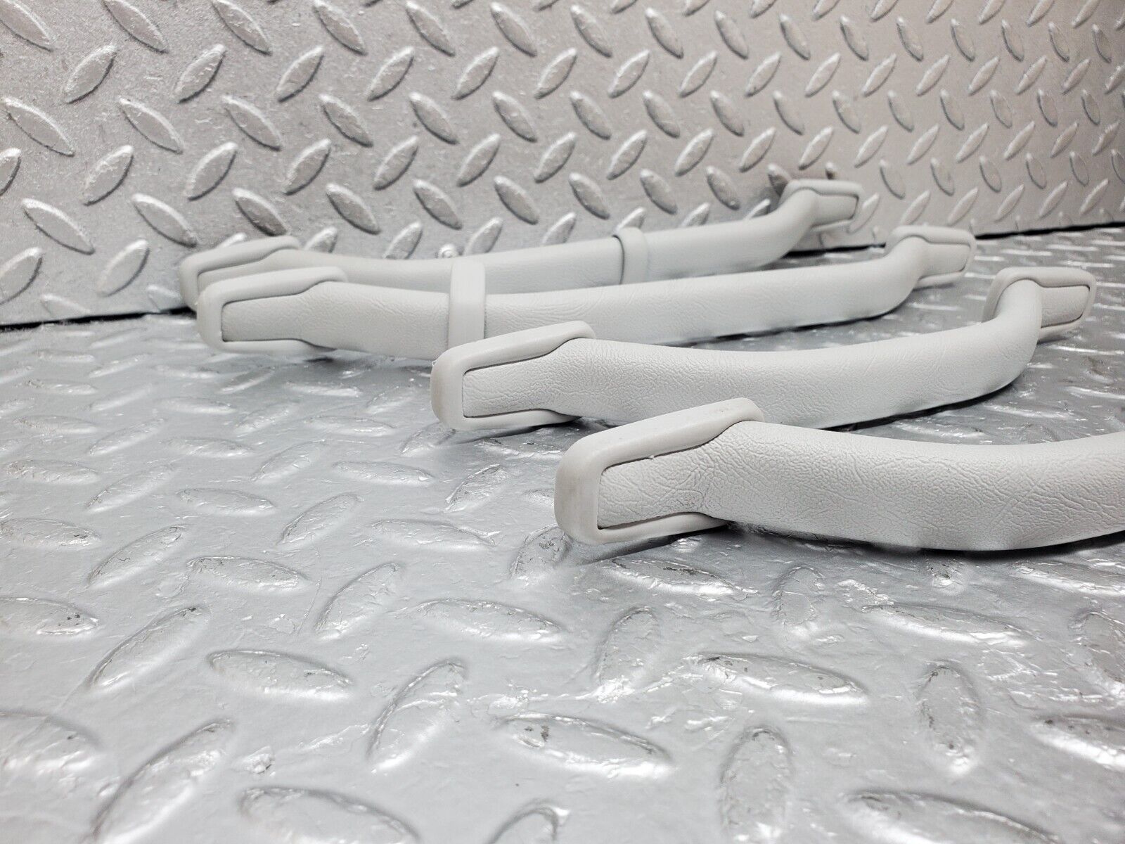 44822 Mercedes-Benz W124 220E Interior Roof Grab Handle Set Grey