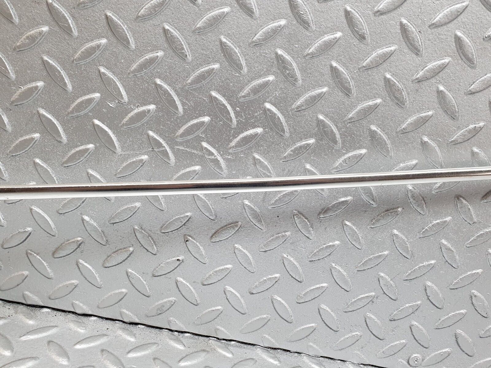 43478 Mercedes-Benz W108 280SE Roof Chrome Trim Left Side