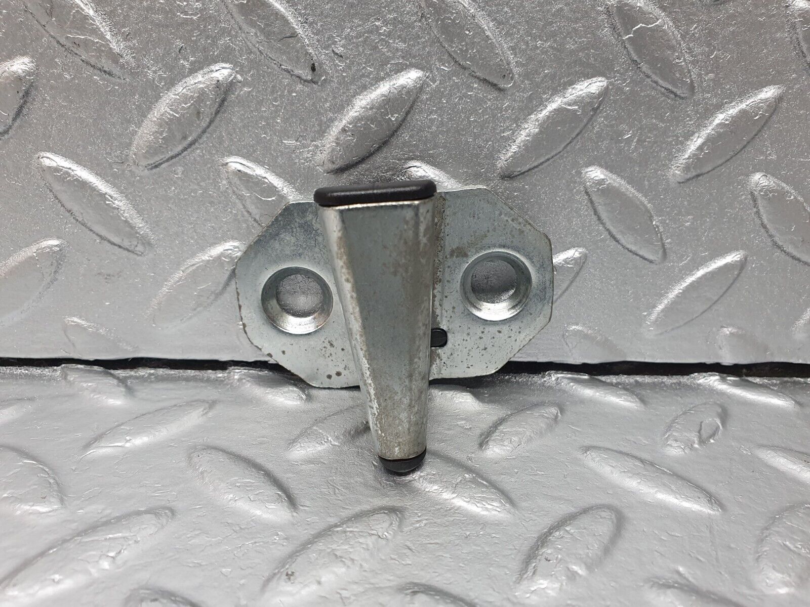 41951 Mercedes-Benz W202 C200 Door Lock Latch