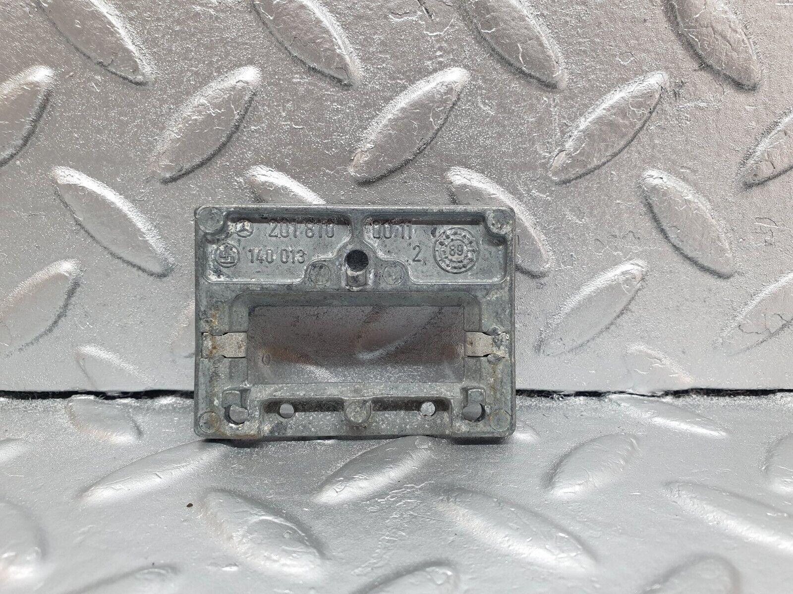 42904 Mercedes-Benz W201 190 2.0L Rear View Mirror Bracket 2018100011