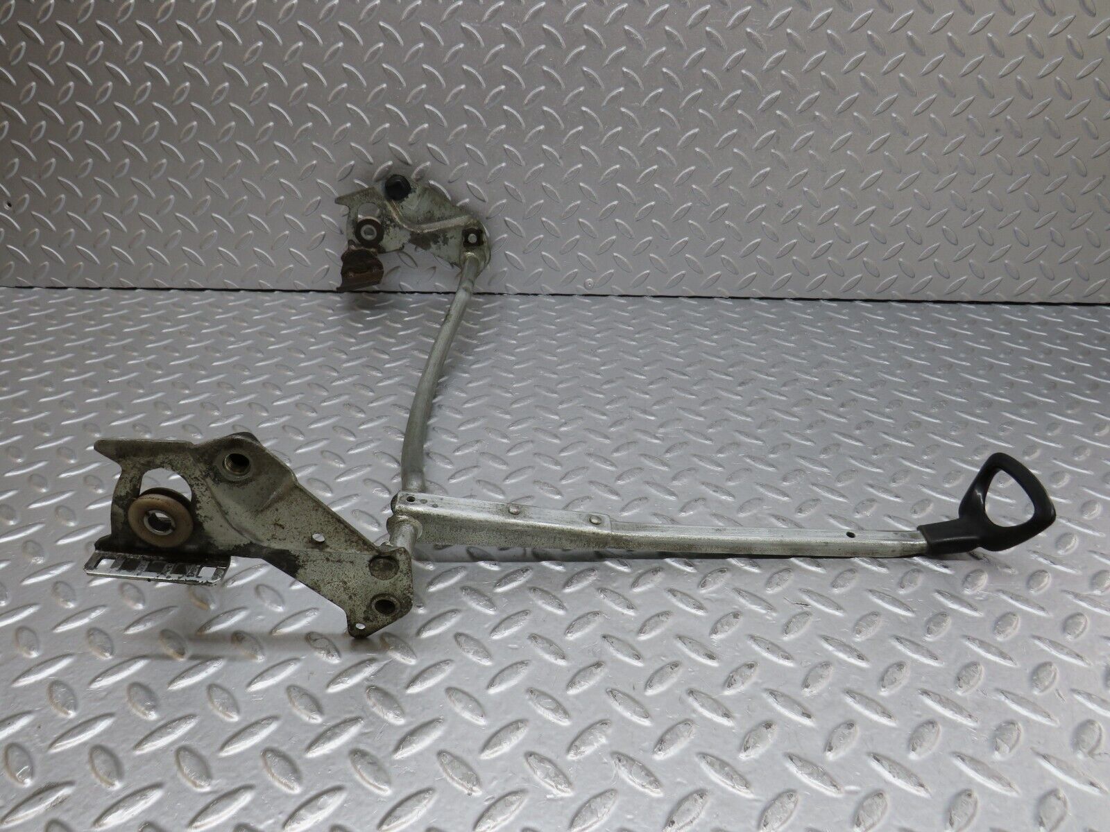 35590 Mercedes-Benz R107 280SL Front Left Seat Sliding Adjust Handle