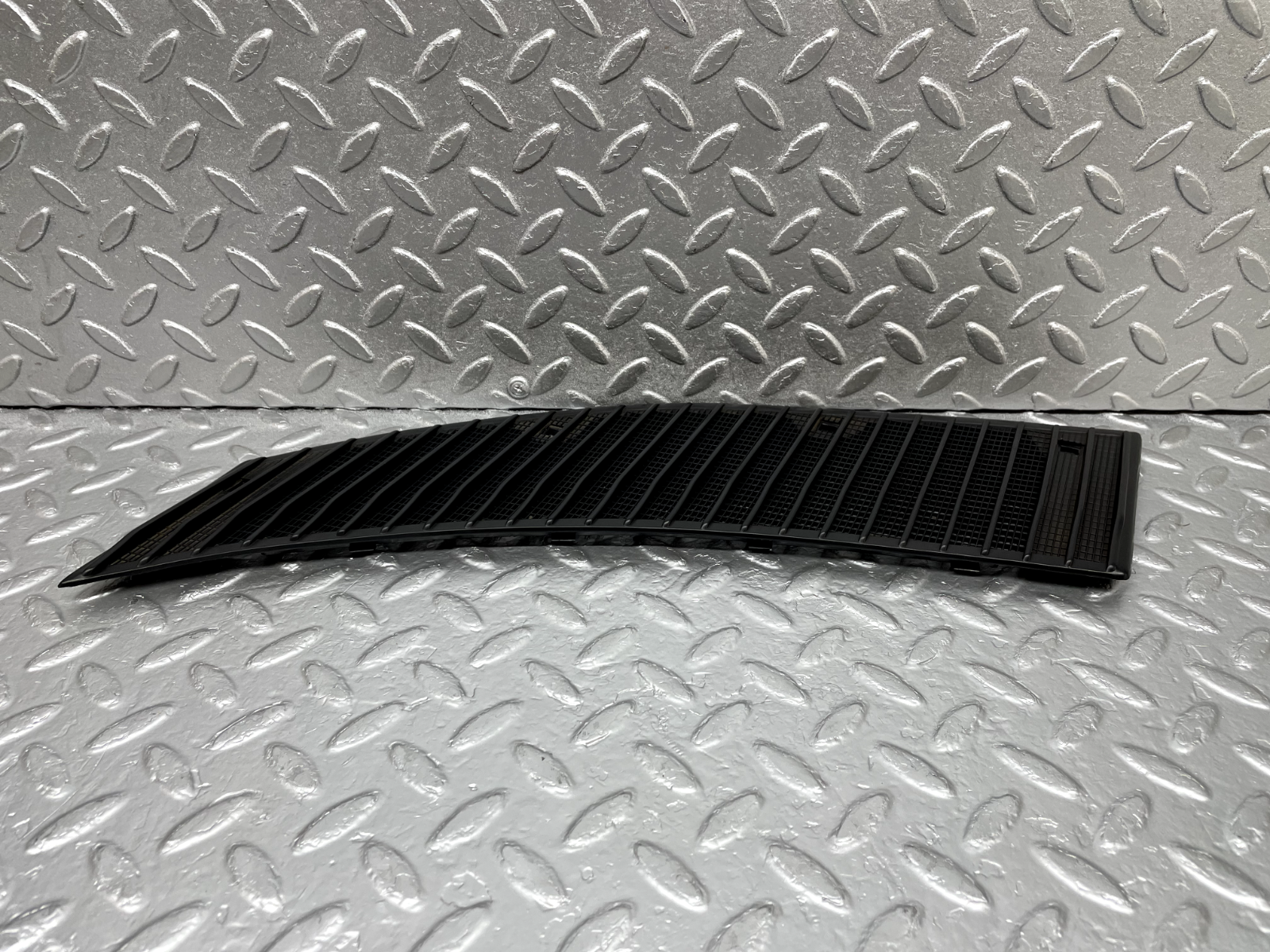 44276 Mercedes-Benz W123 280E Air Intake Grill Left Side 1238362965