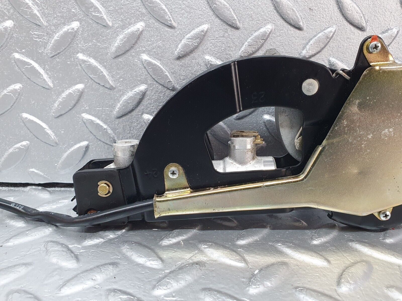 42155 Mercedes-Benz R129 320SL Coupe Rear Left Roof Lock Mechanism 1298001174