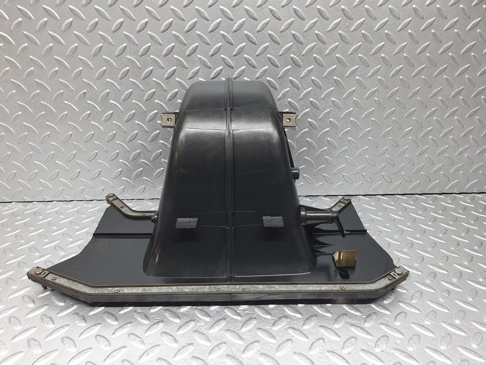 42657 Mercedes-Benz W201 190 2.0L Heater Blower Housing