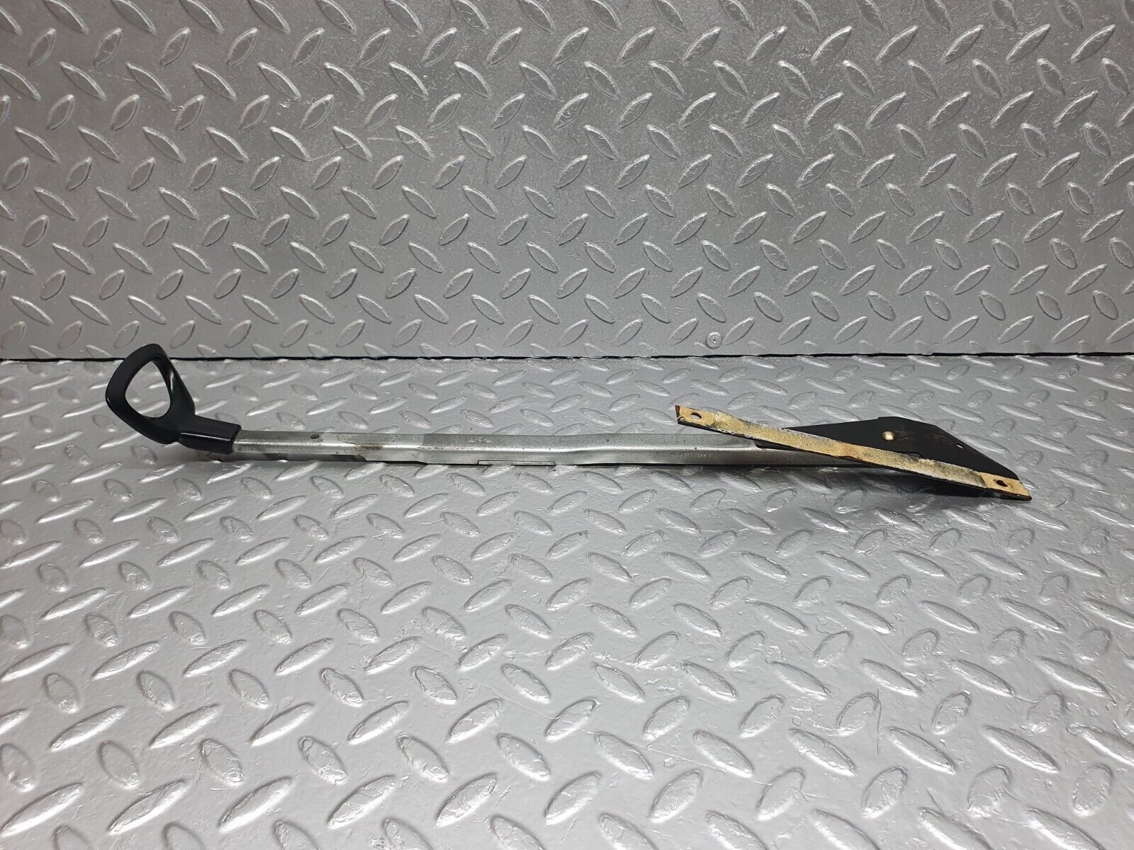 43095 Mercedes-Benz W108 280SE Front Right Seat Side Sliding Adjust Handle