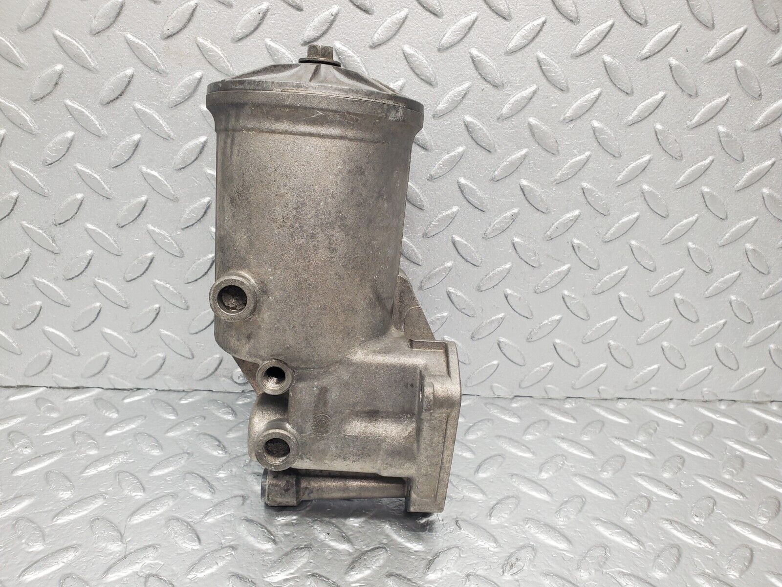 46093 Mercedes-Benz W126 420SE Oil Filter Housing 0011846525 1171802611