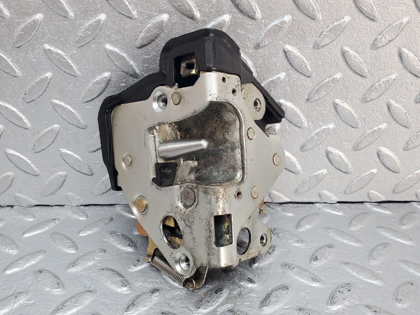 44432 Mercedes-Benz W123 280E Rear Left Door Lock Mechanism 1237230108