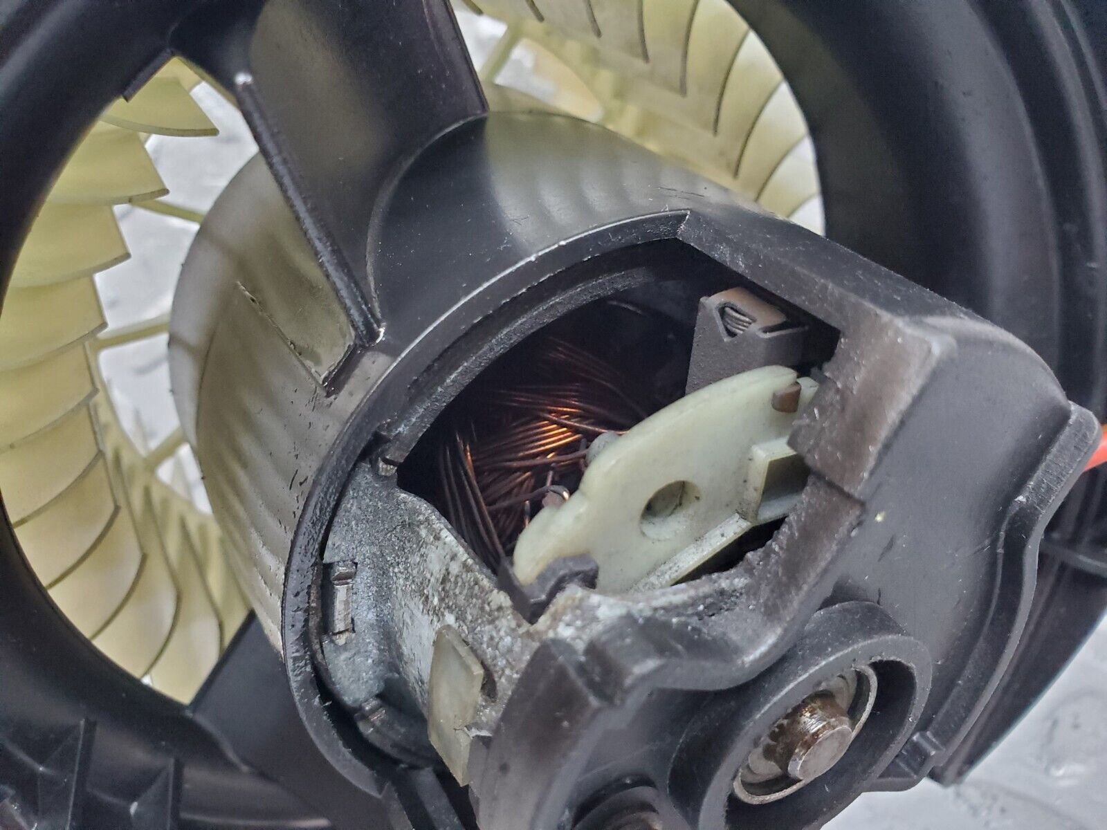 44770 Mercedes-Benz W124 220E Heater Blower Motor 0085450828 1149970581