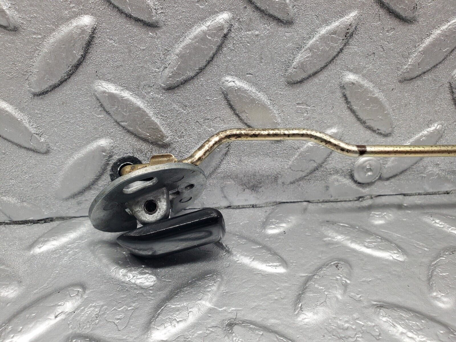 46403 Mercedes-Benz C123 280CE Coupe Door Lock Handle Left Side