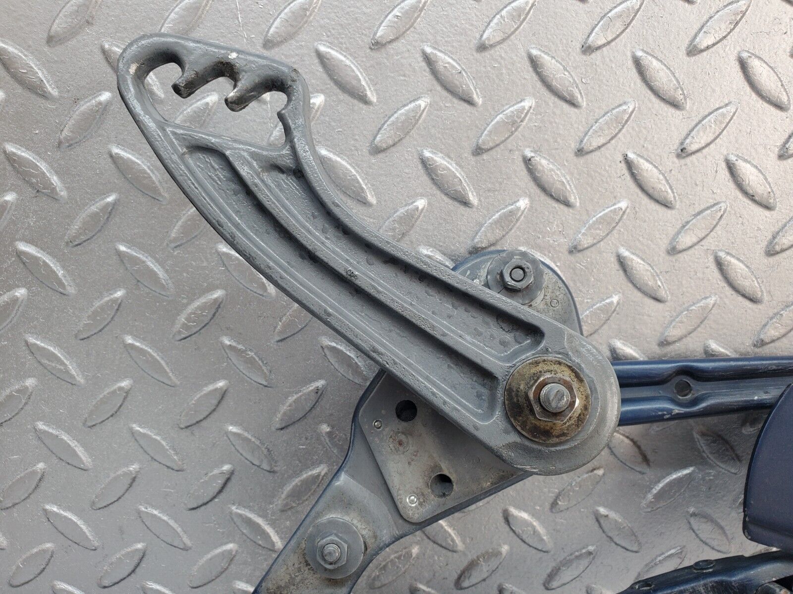 44842 Mercedes-Benz W124 220E Bonnet Hinge Right Side 1248800428 1298870274