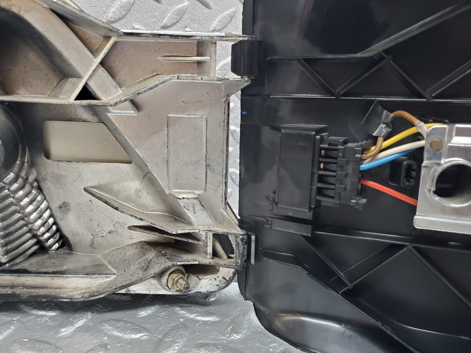 45040 Mercedes-Benz R129 300SL Coupe Tail Light Left Side