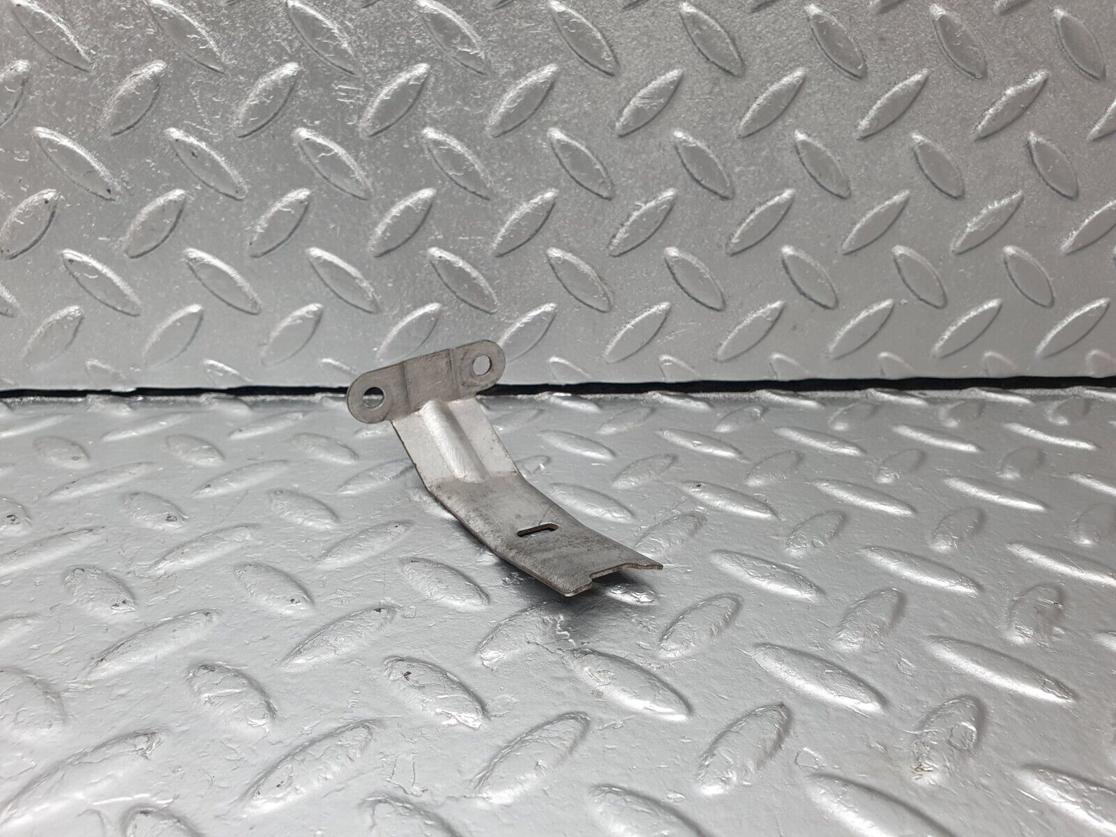 42603 Mercedes-Benz R129 320SL Coupe Wind Deflector Cover Support